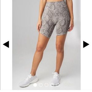 Balance athletica/vitality boa rider shorts EUC flawless